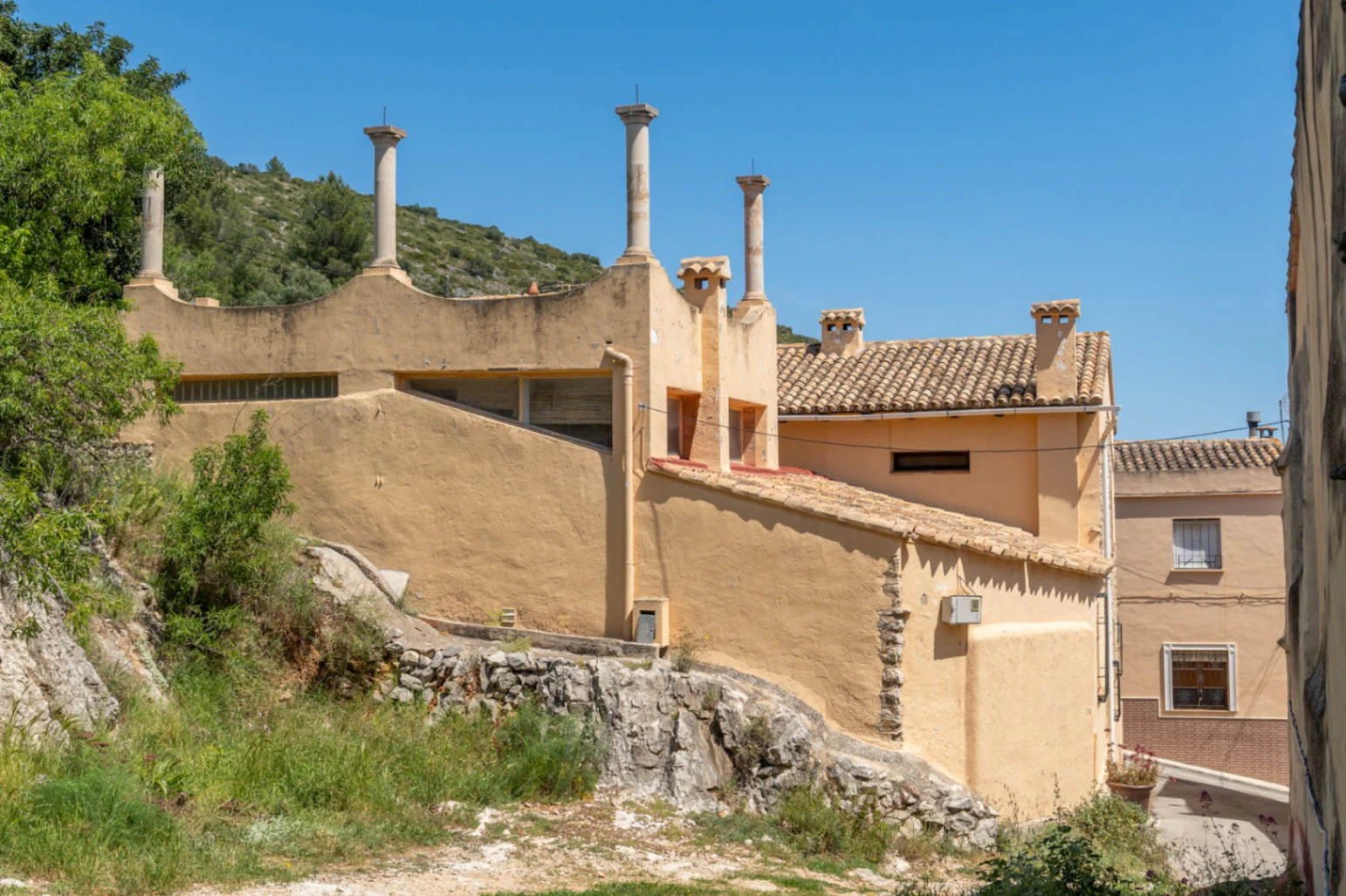 Traditional country home for sale in Llosa: Unique and charming