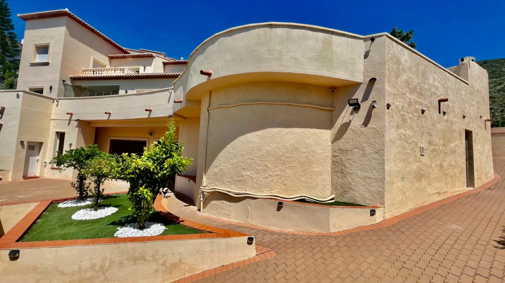 Villa en venta en Jalon: Lujosa, eficiente en energía
