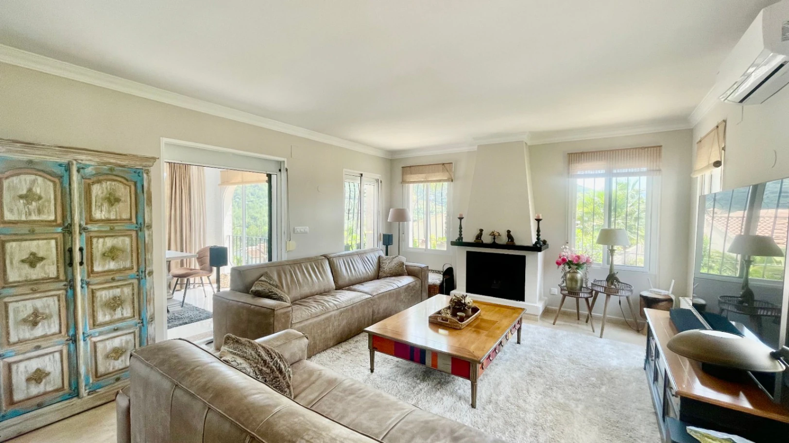 Villa for sale in Alcalali: Spacious corner plot