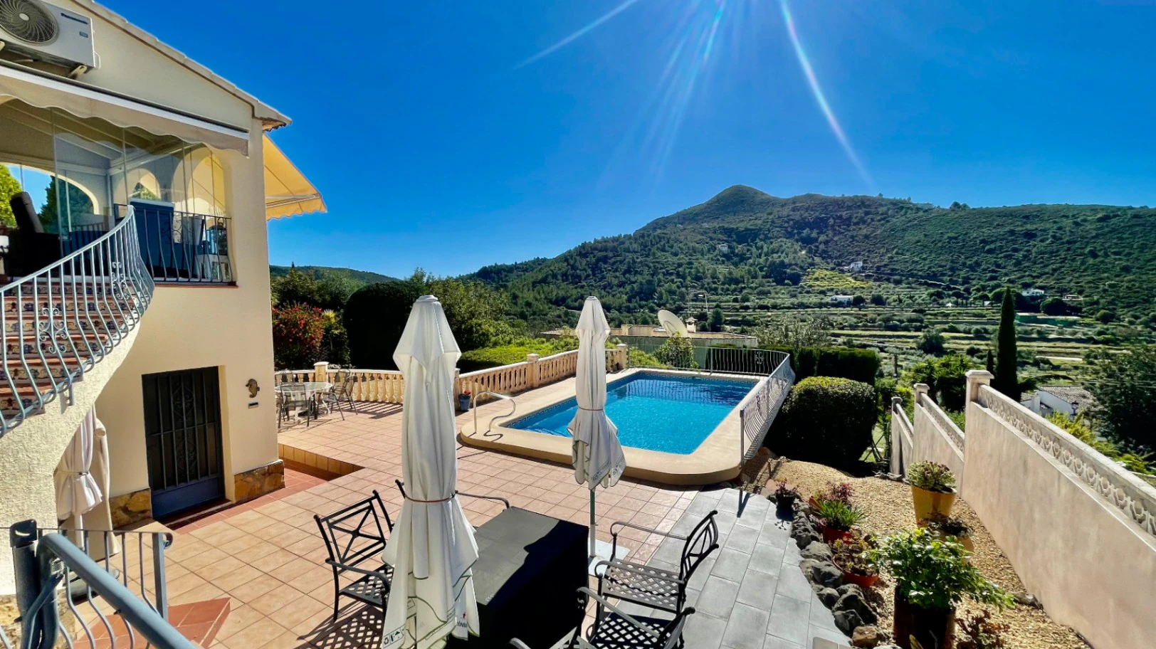 Villa te koop in Alcalali: Modern, met prachtig uitzicht