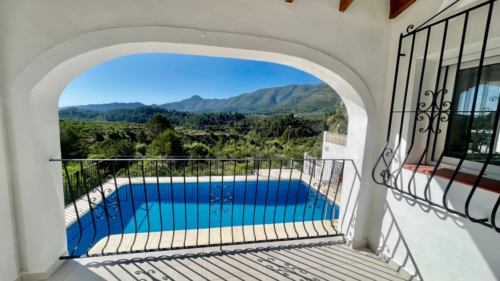 Villa à vendre à Benigembla : Spécifications élevées, vues fabuleuses