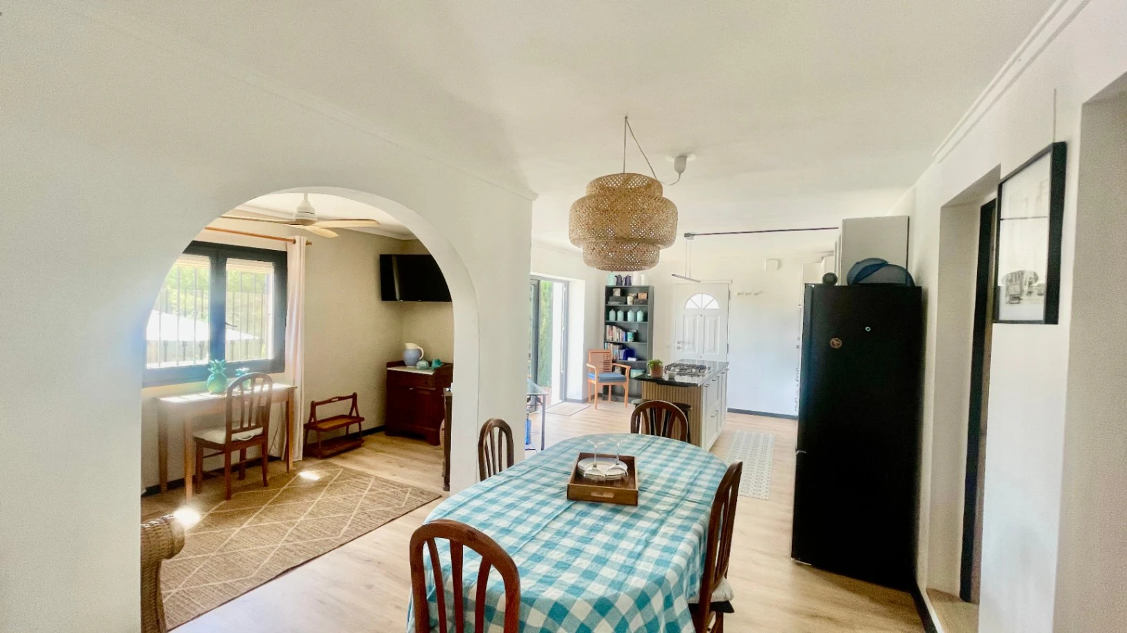 Villa for sale in Tormos: Spectacular views, guest apartment