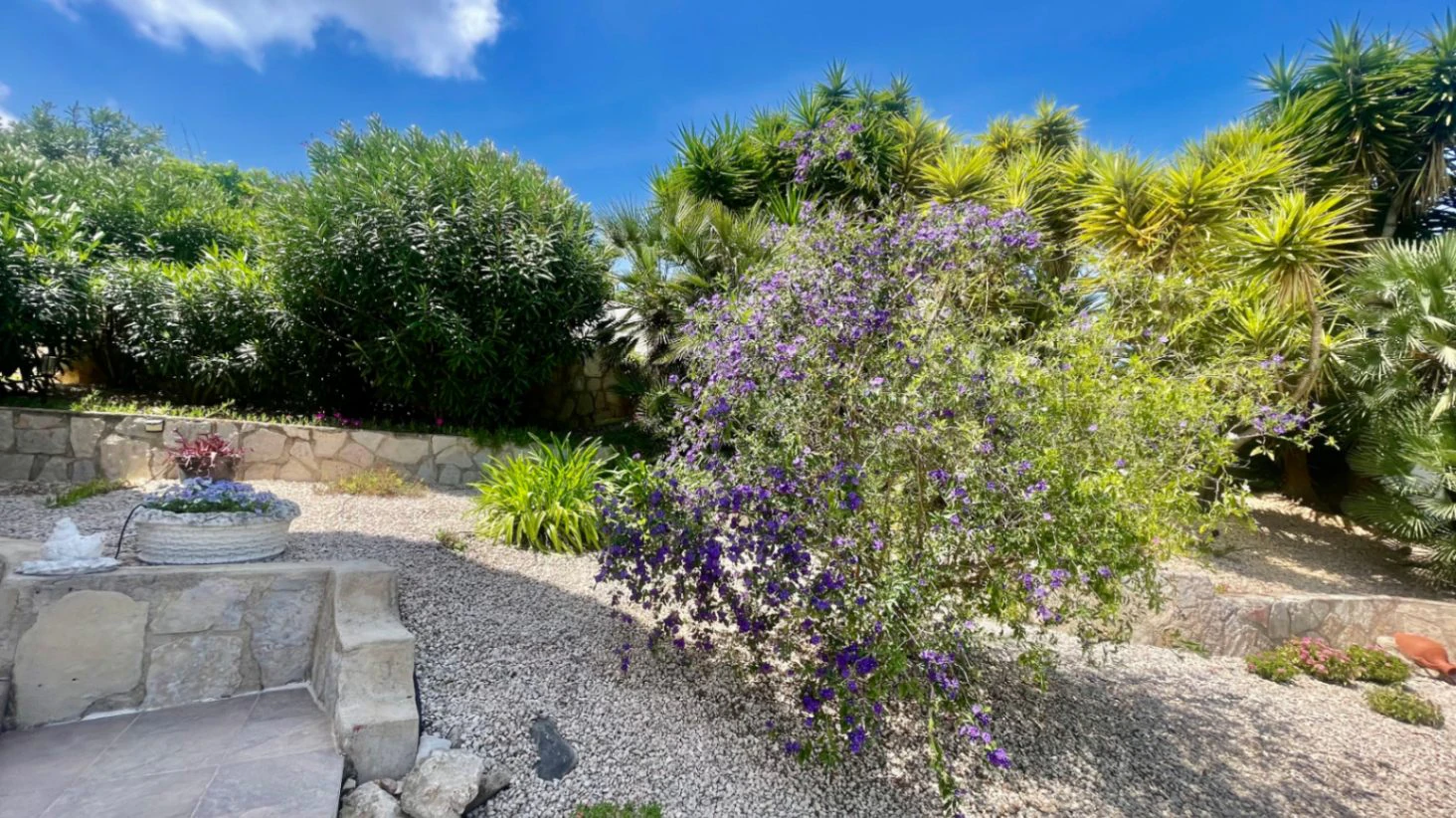 Villa te koop in Alcalalí: Ruim hoekperceel