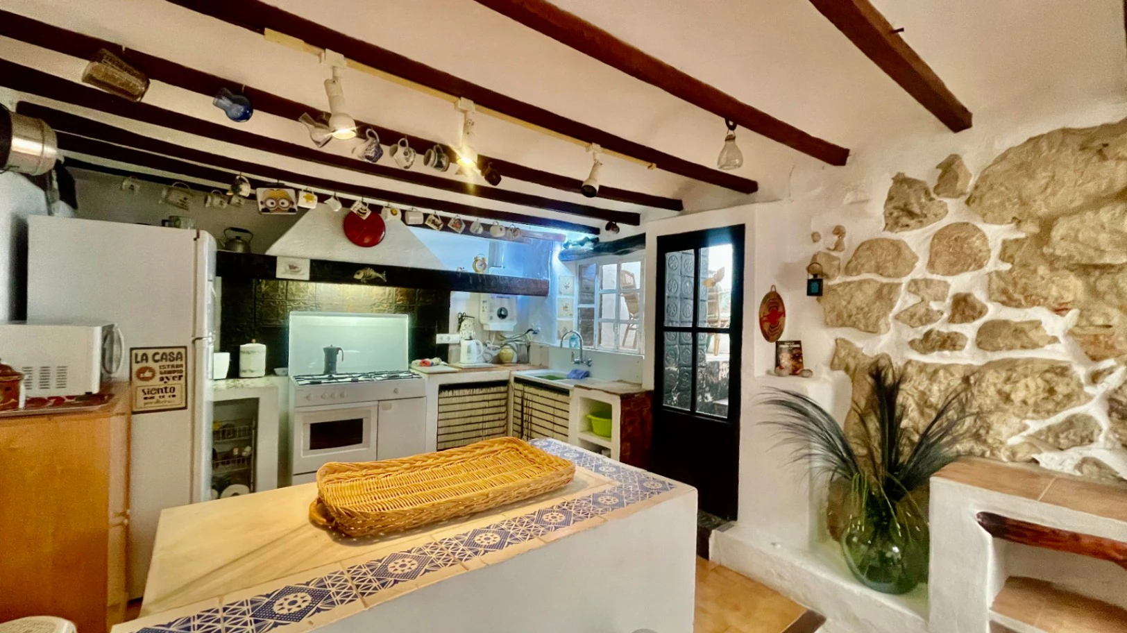 Dorpswoning in traditionele finca-stijl te koop in Llosa: uniek en charmant