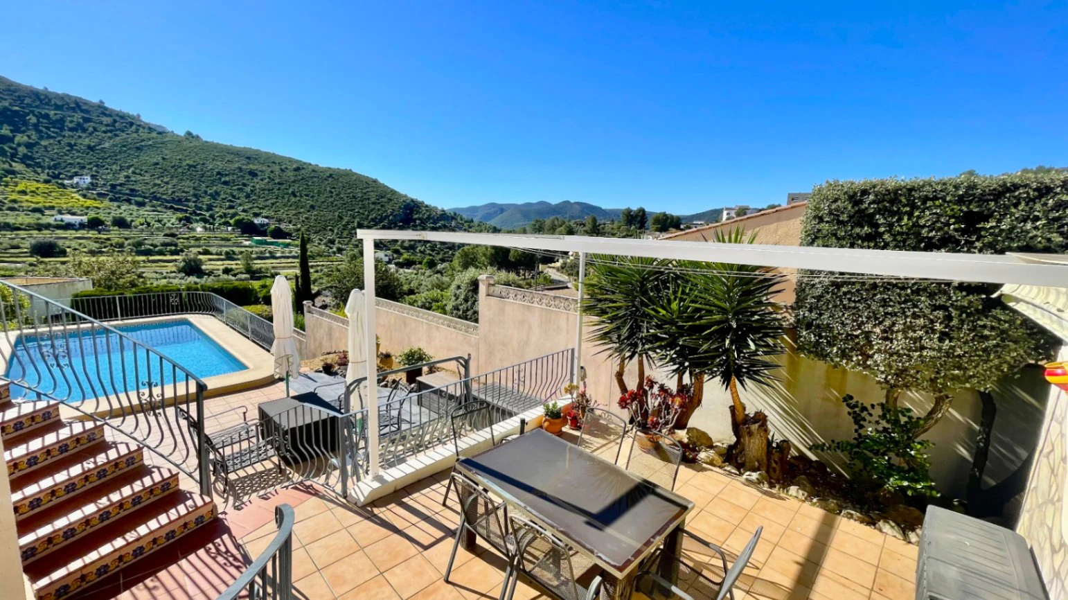 Villa te koop in Alcalali: Modern, met prachtig uitzicht