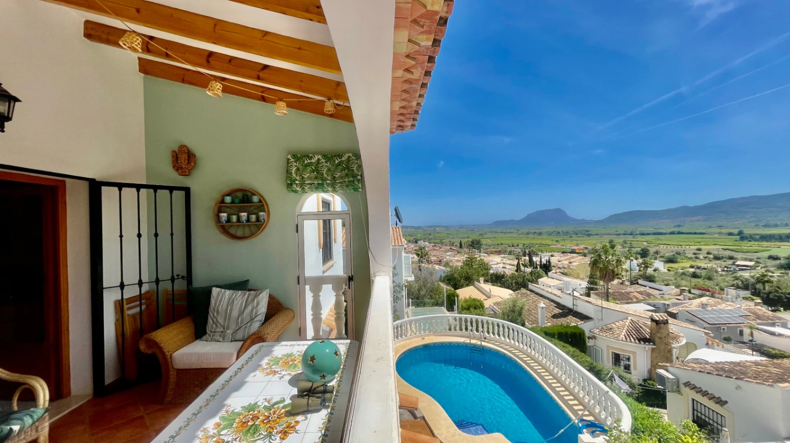 Villa for sale in Tormos: Spectacular views, guest apartment