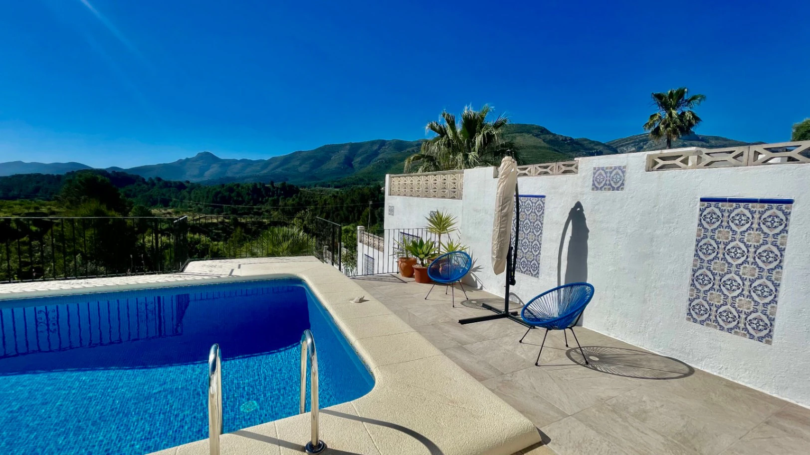 Villa à vendre à Benigembla : Spécifications élevées, vues fabuleuses