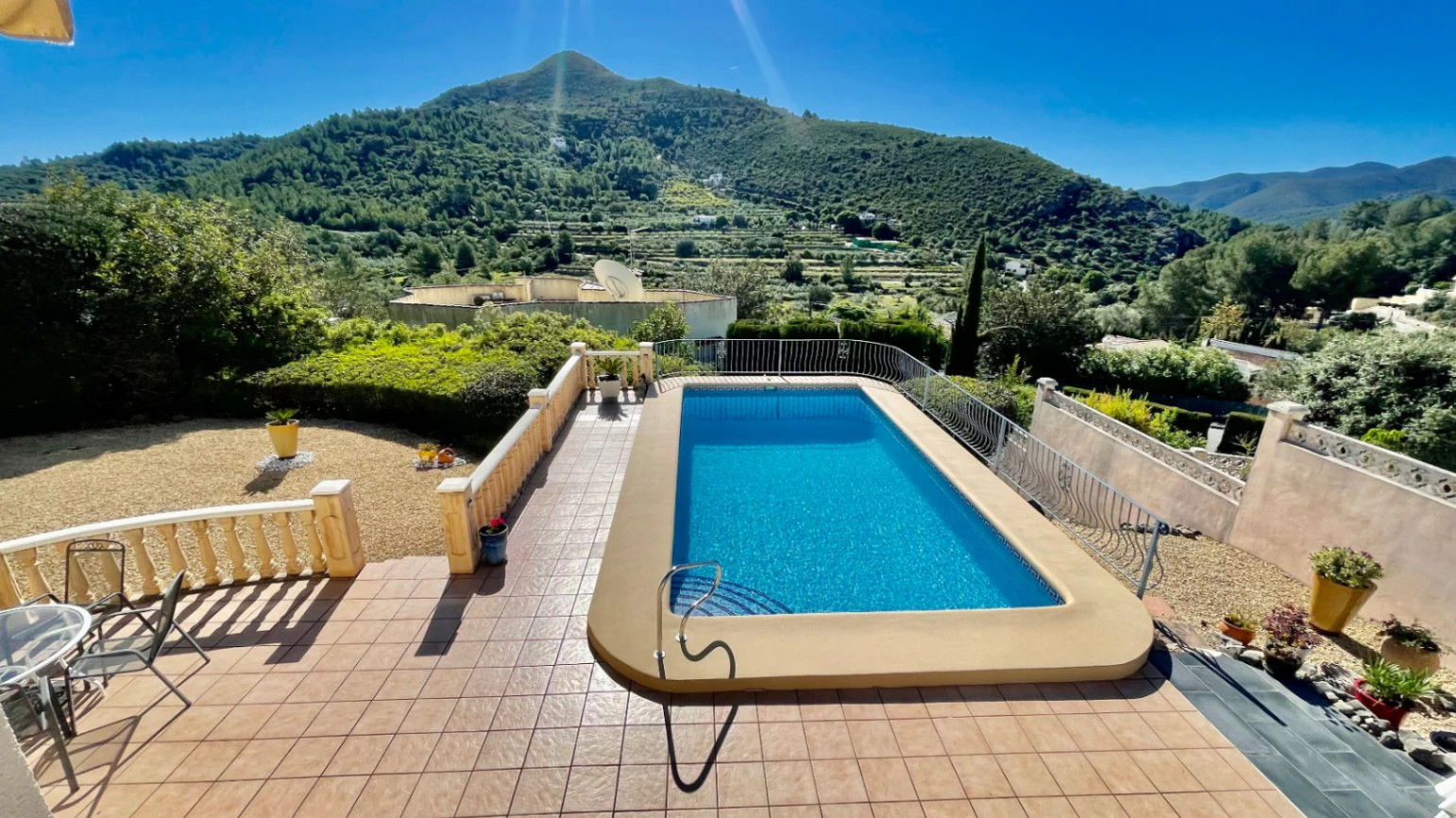 Villa te koop in Alcalali: Modern, met prachtig uitzicht