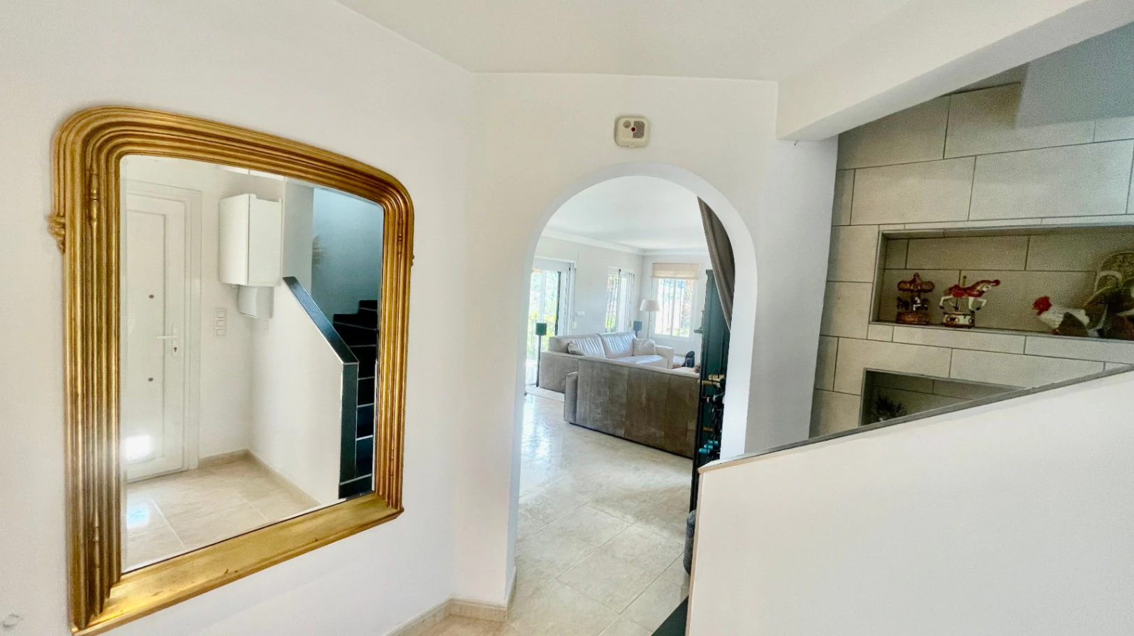 Villa te koop in Alcalalí: Ruim hoekperceel