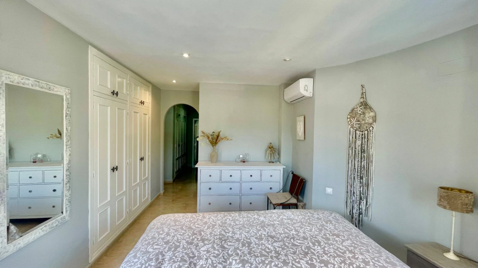 Villa te koop in Alcalalí: Ruim hoekperceel