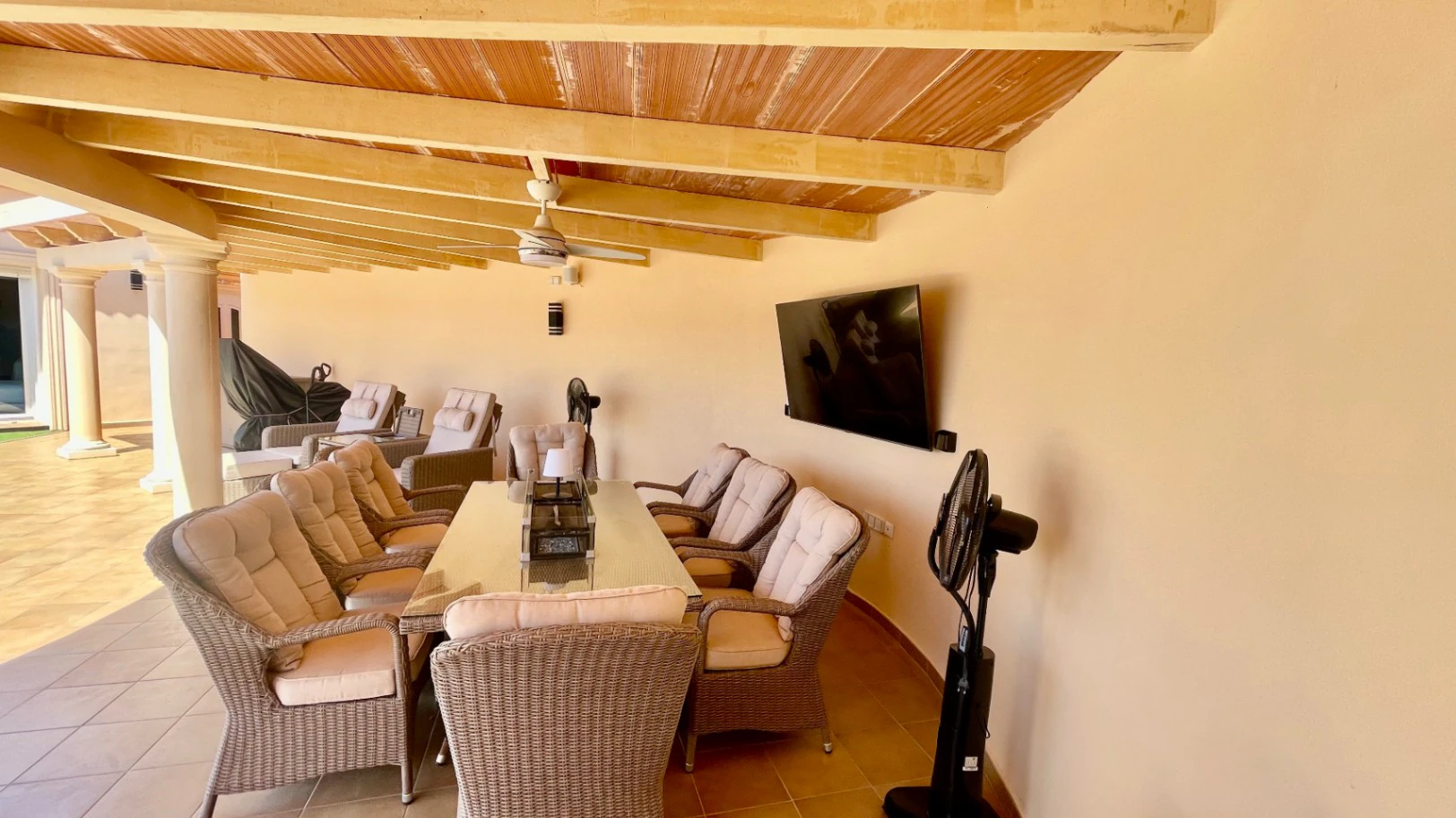 Villa en venta en Jalon: Lujosa, eficiente en energía