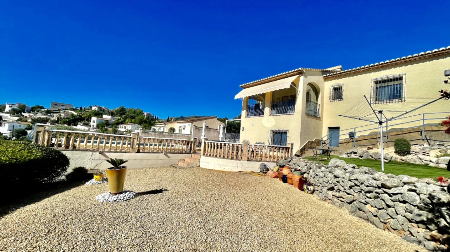 Villa te koop in Alcalali: Modern, met prachtig uitzicht