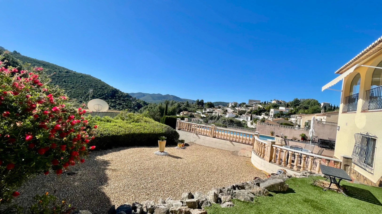 Villa te koop in Alcalali: Modern, met prachtig uitzicht
