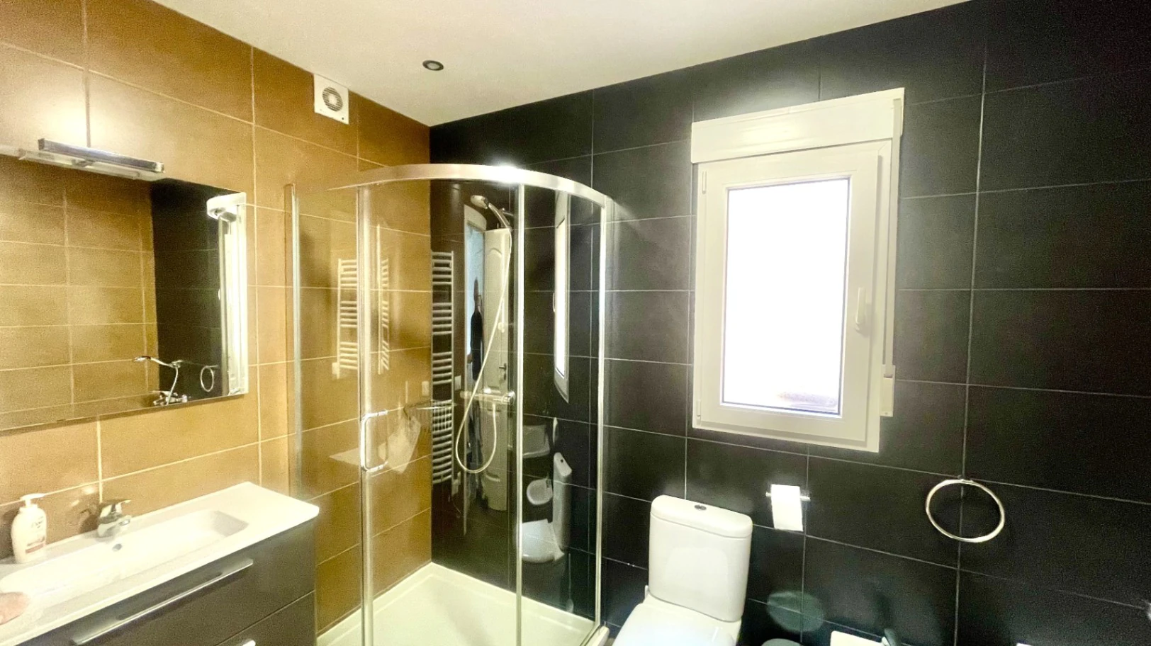 Villa en venta en Jalon: Lujosa, eficiente en energía