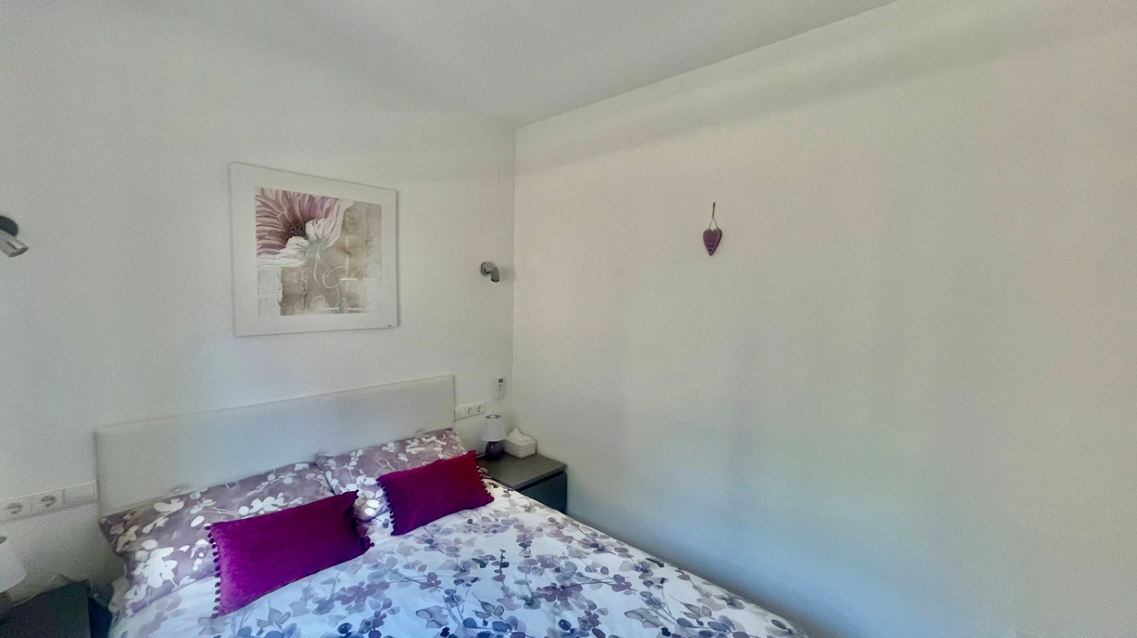 Villa te koop in Alcalali: modern, in perfecte staat, ruim hoekperceel