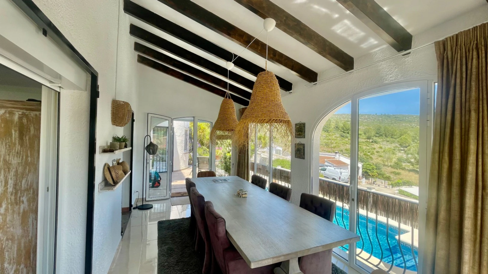 Villa te koop in Alcalalí: Ruim hoekperceel