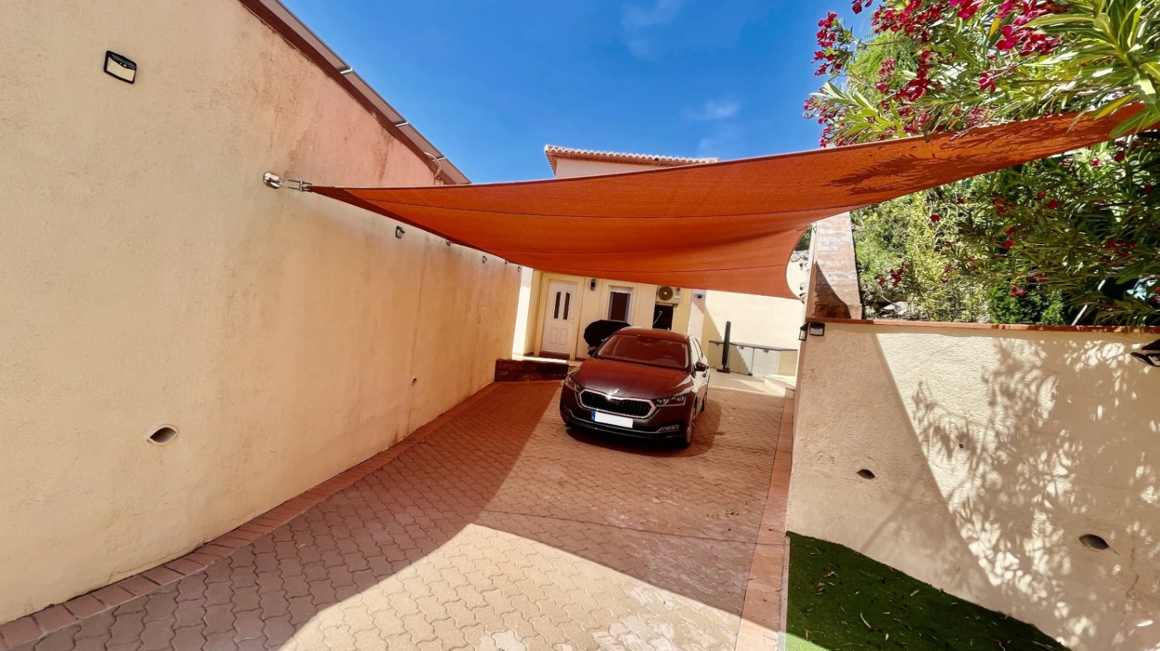 Villa en venta en Jalon: Lujosa, eficiente en energía