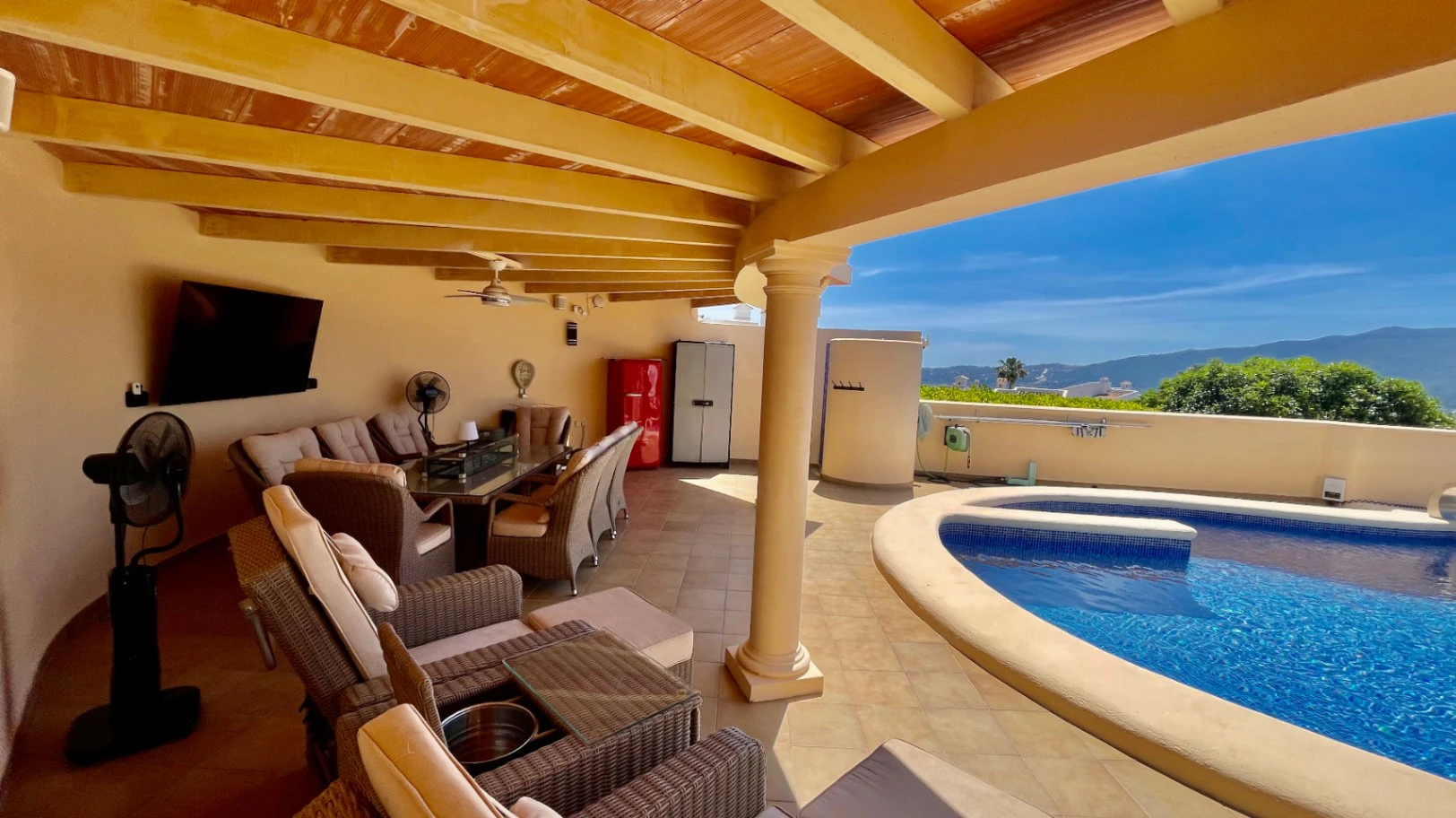 Villa en venta en Jalon: Lujosa, eficiente en energía