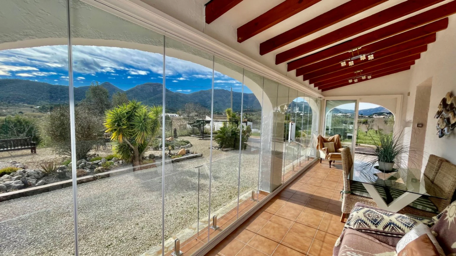 Villa en venta en Jalón: Ubicación apartada y muy solicitada