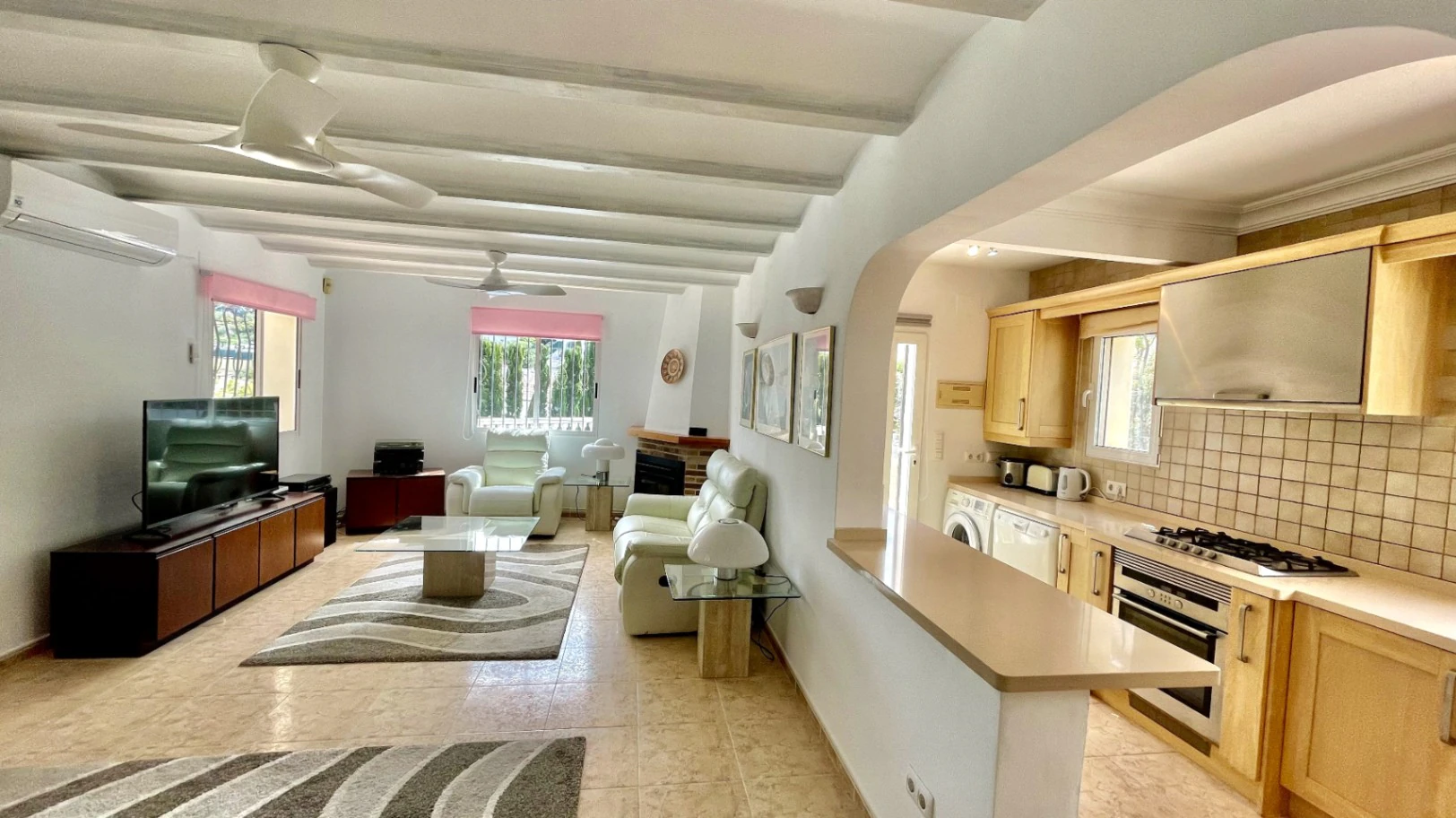 Villa en venta en Alcalali: parcela en esquina con vistas a la montaña