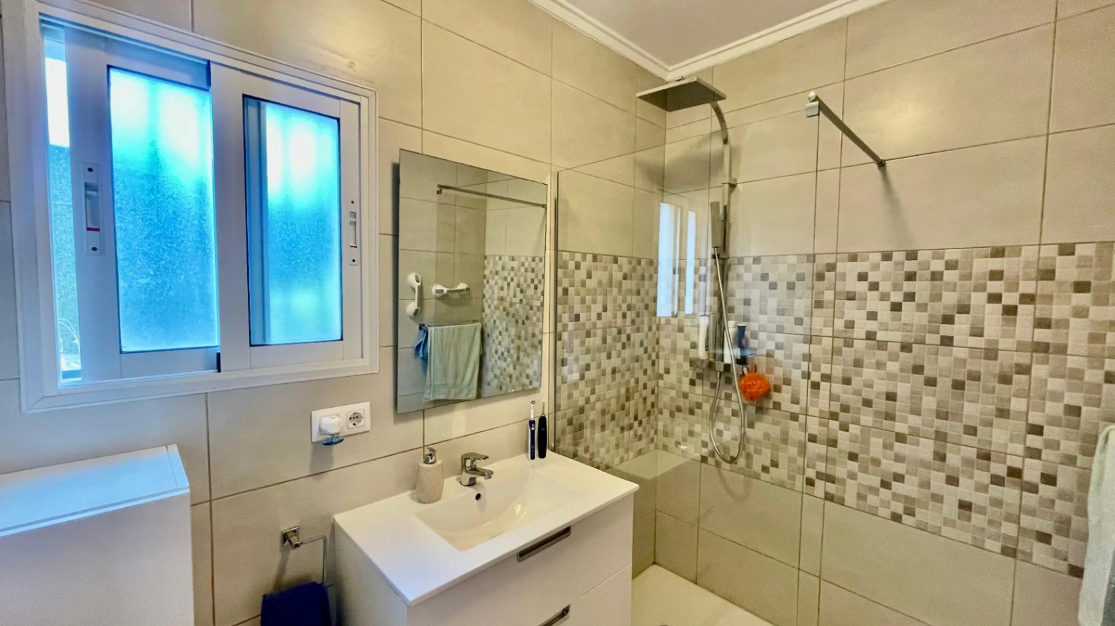 Villa adosada en venta en Murla - impecable, orientación sur