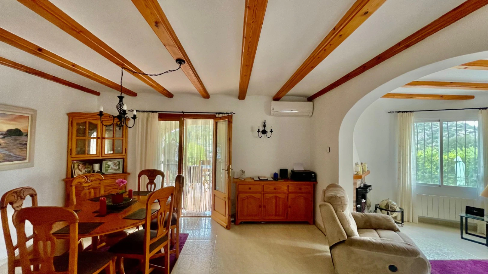 Villa en venta en Alcalali: fabulosas vistas, apartamento independiente.