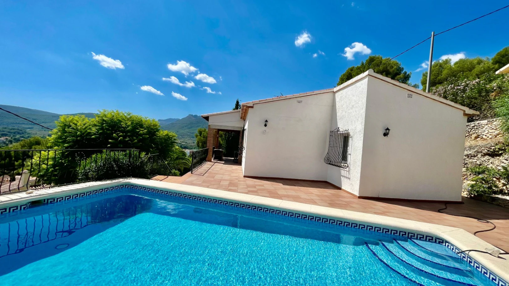 Villa en venta en Alcalali: Orientación sur, todo en una sola planta