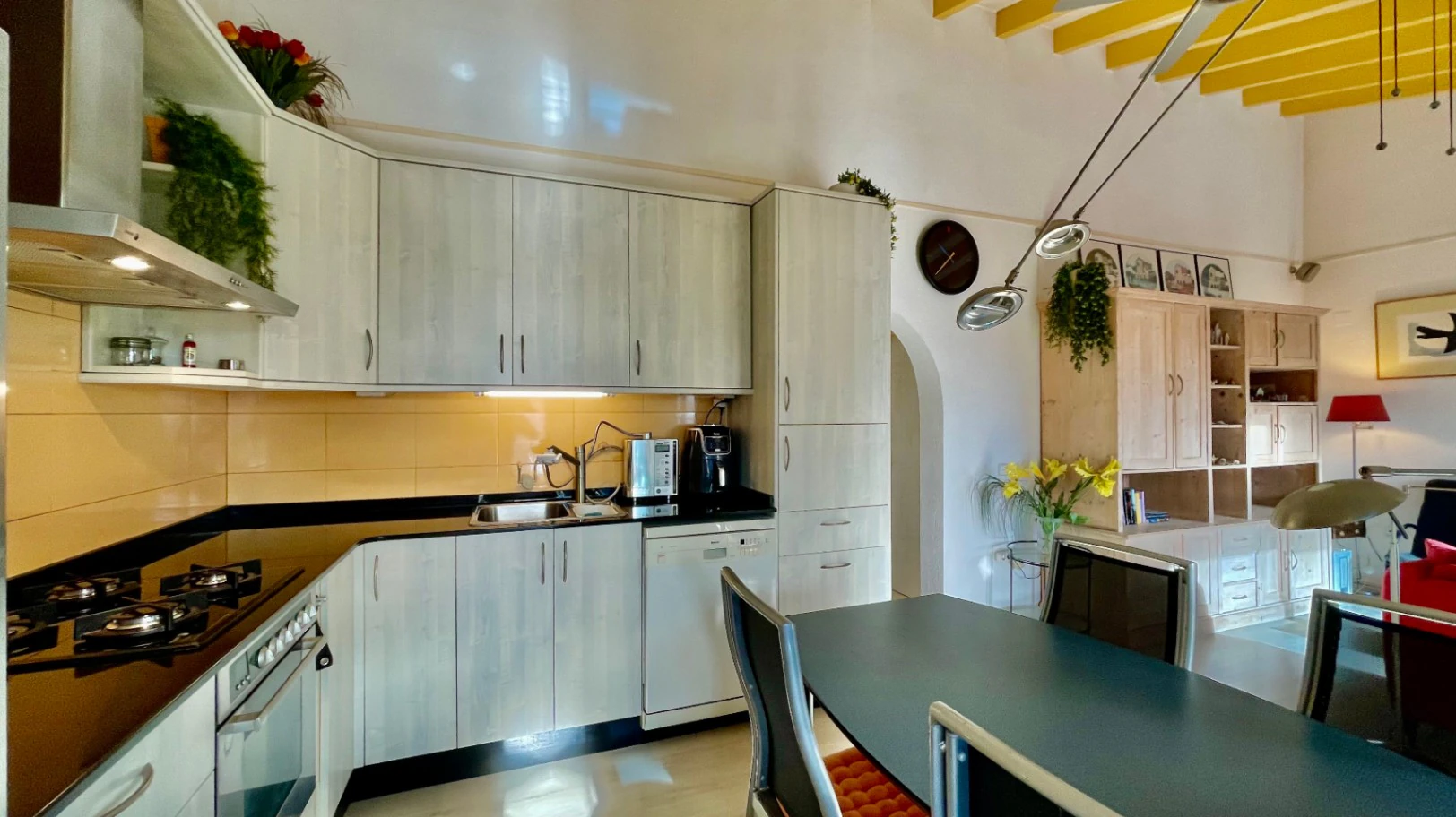 Villa en venta en Jalón: Orientada al sur, apartamento independiente para invitados.