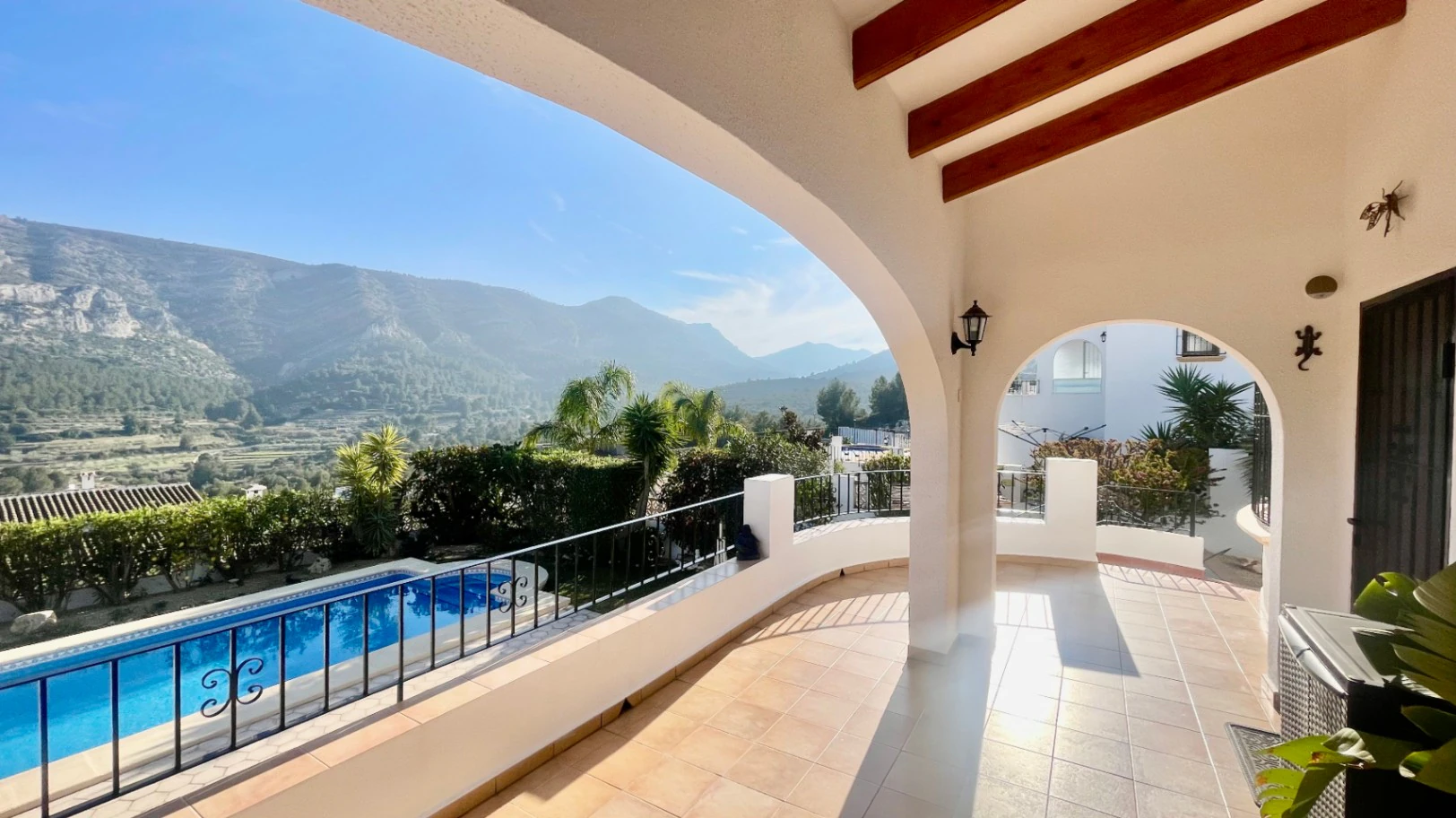 Villa en venta en Pedreguer - Impresionante, moderna, vistas espectaculares