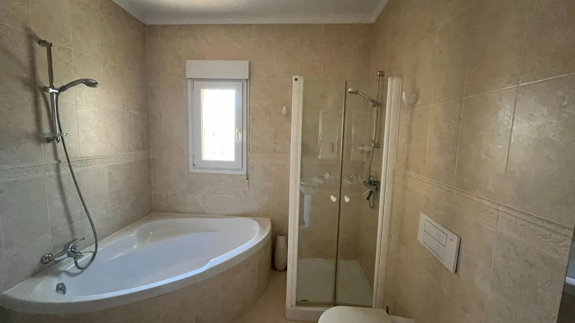 Villa for sale in Orba: Fabulous views, separate apartment