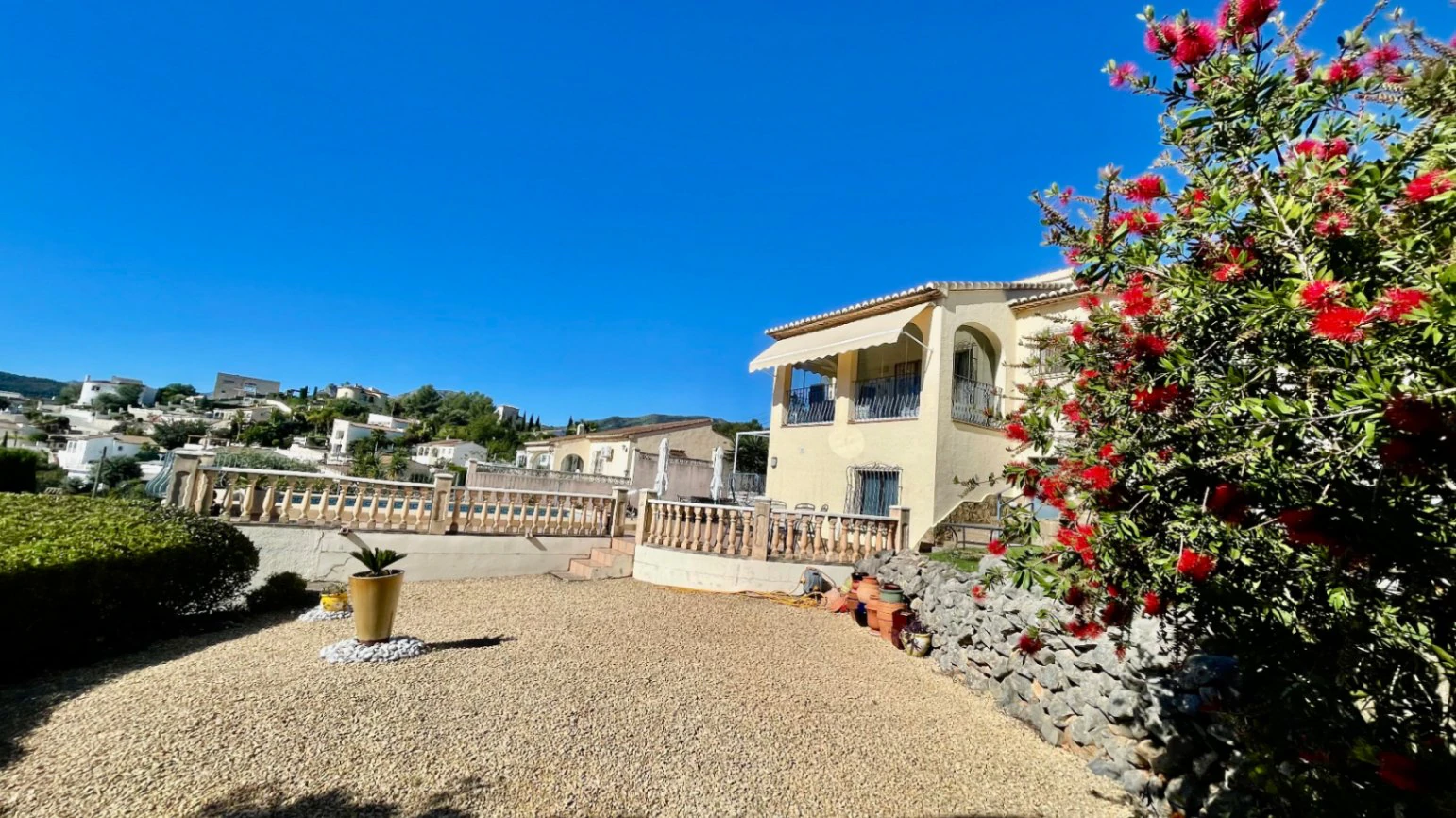 Villa for sale in Alcalali: Modern, with stunning views