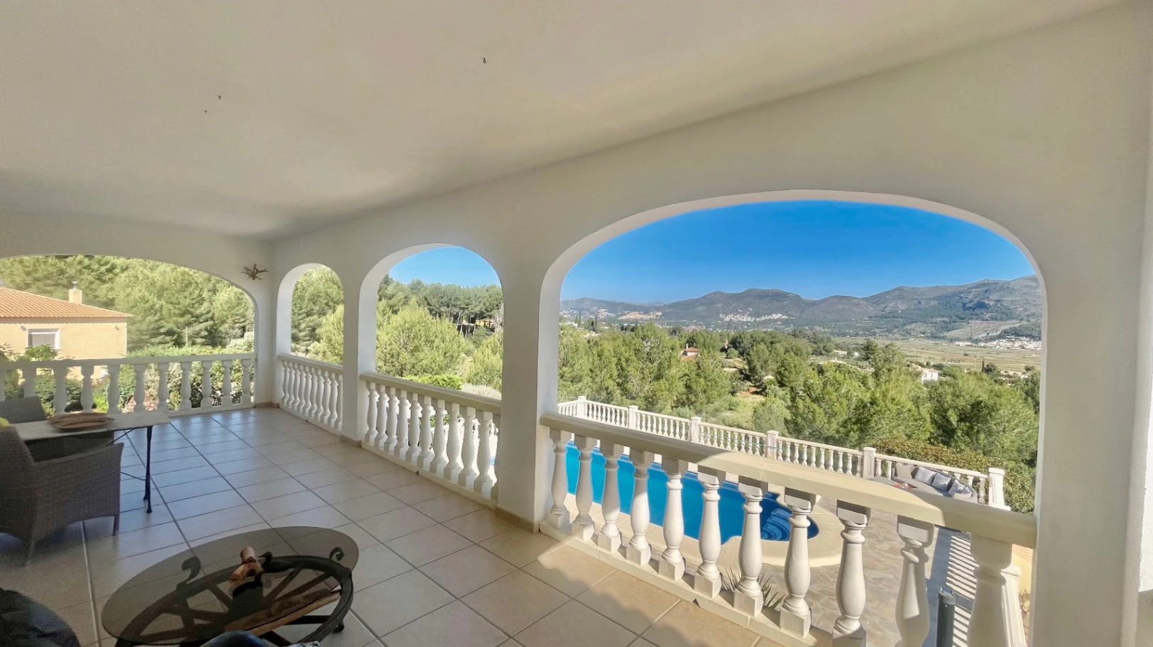 Villa zu verkaufen in Lliber:  Spektakuläre Aussicht, großes Grundstück