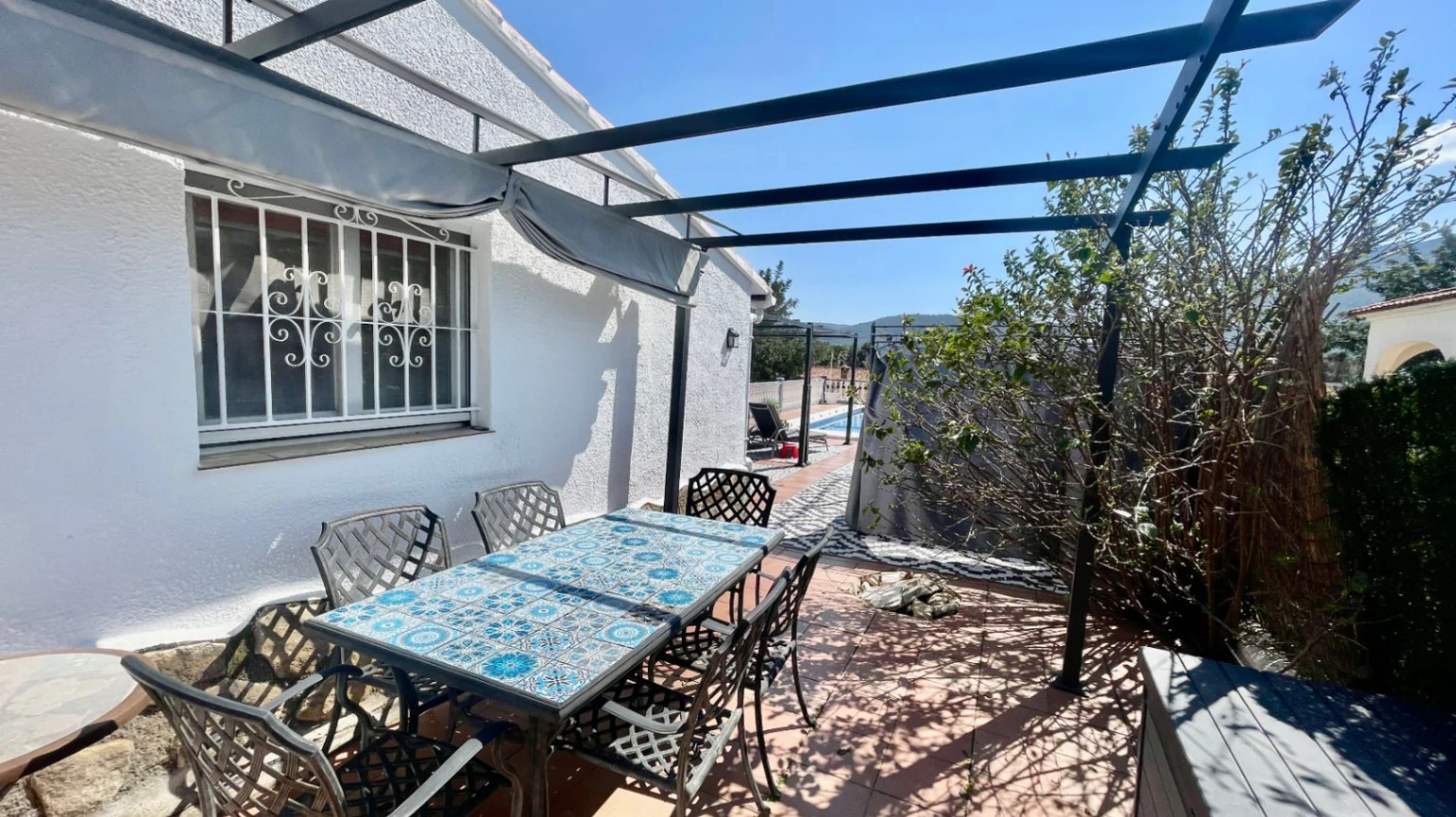 Villa for sale in Alcalali: One level, south-facing, generous plot
