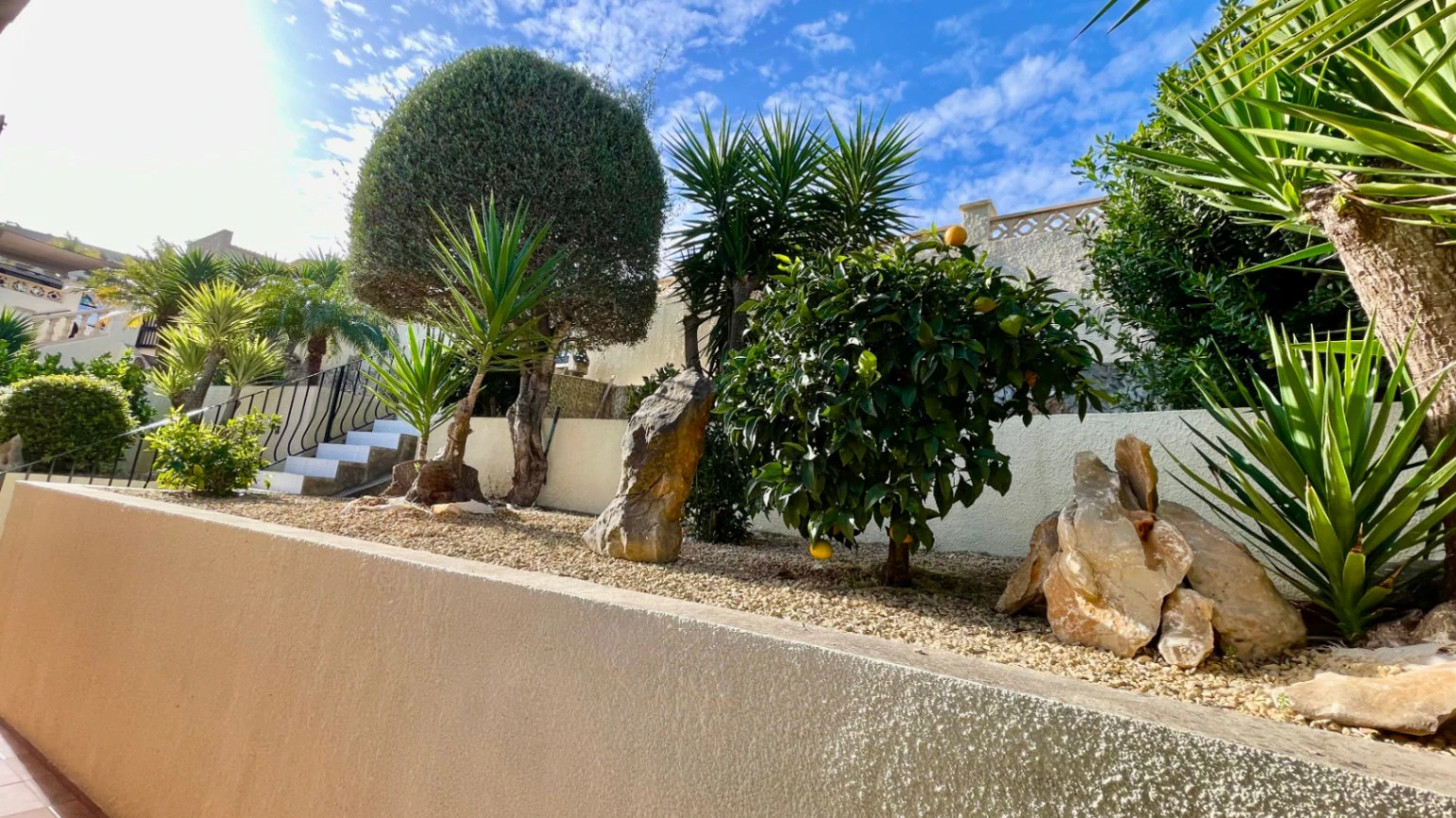 Villa en venta en Alcalali: fabulosas vistas a la montaña, excelente privacidad.