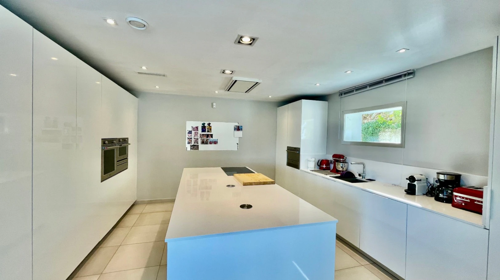 Villa for sale in Orba: Minimalist luxury, with fabulous views