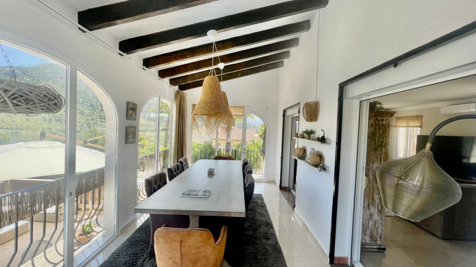 Villa for sale in Alcalali: Spacious corner plot
