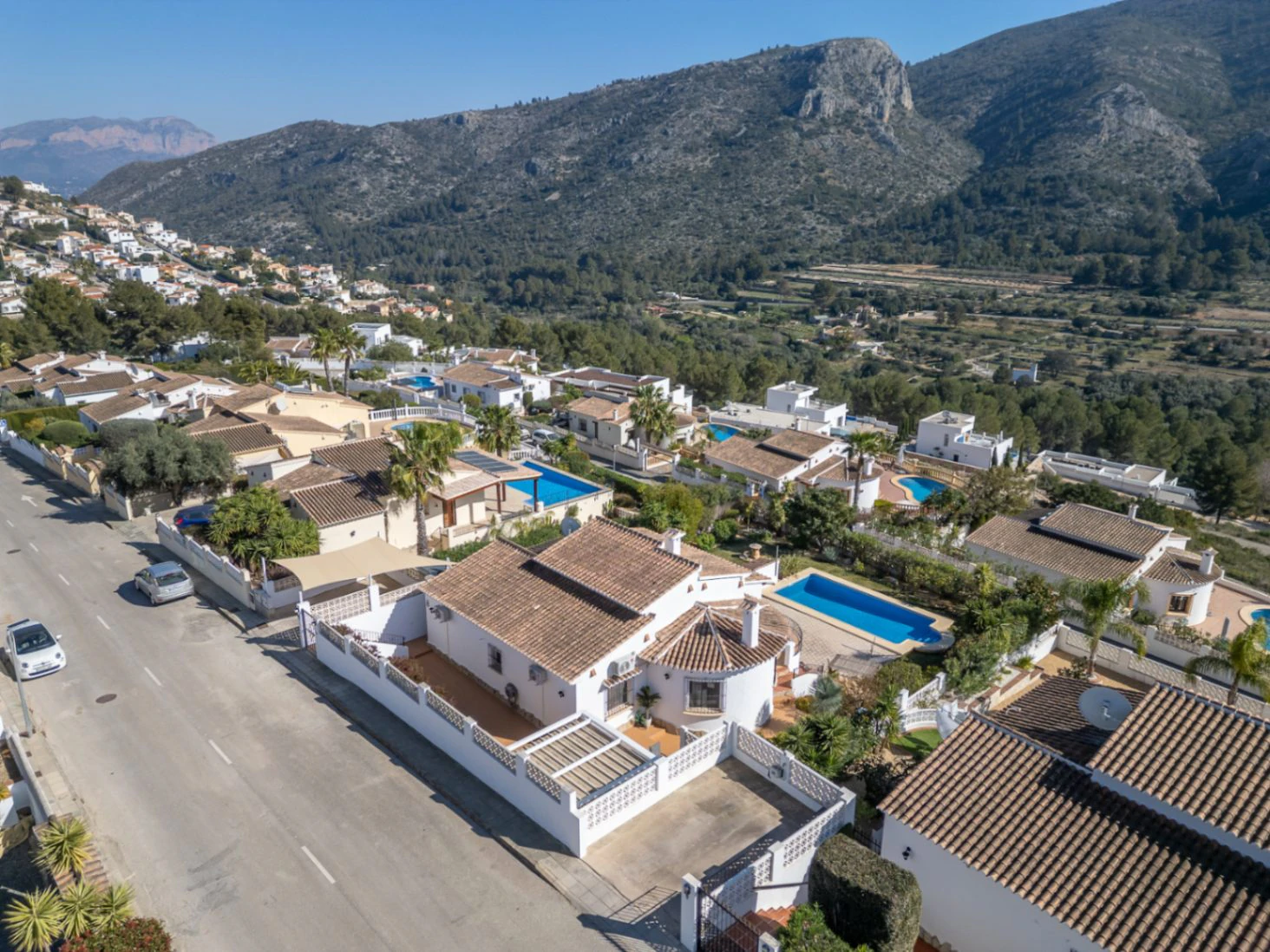 Villa en venta en Pedreguer - Impresionante, moderna, vistas espectaculares