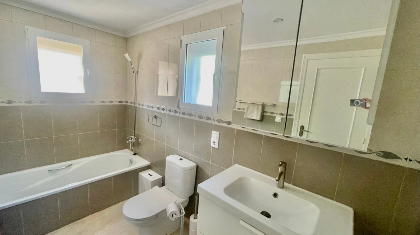 Villa for sale in Alcalali: Spacious corner plot