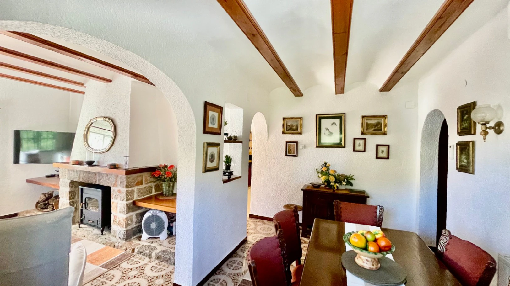 Fantastisch toevluchtsoord in finca-stijl – twee afzonderlijke woningen met twee zwembaden op een privéterrein van 2.032 m².
