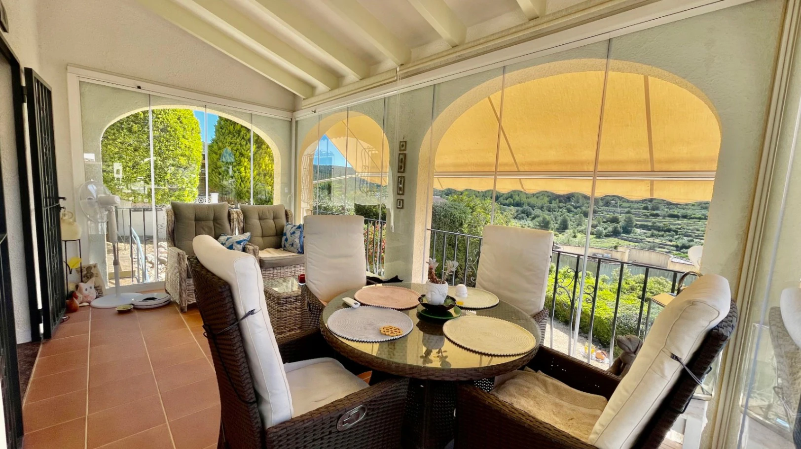 Villa for sale in Alcalali: Modern, with stunning views