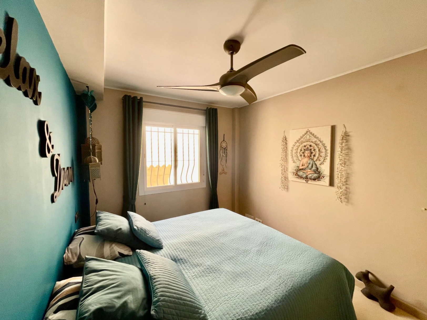 Casa adosada moderna en venta en Jalón: lujosa, con vistas impresionantes.