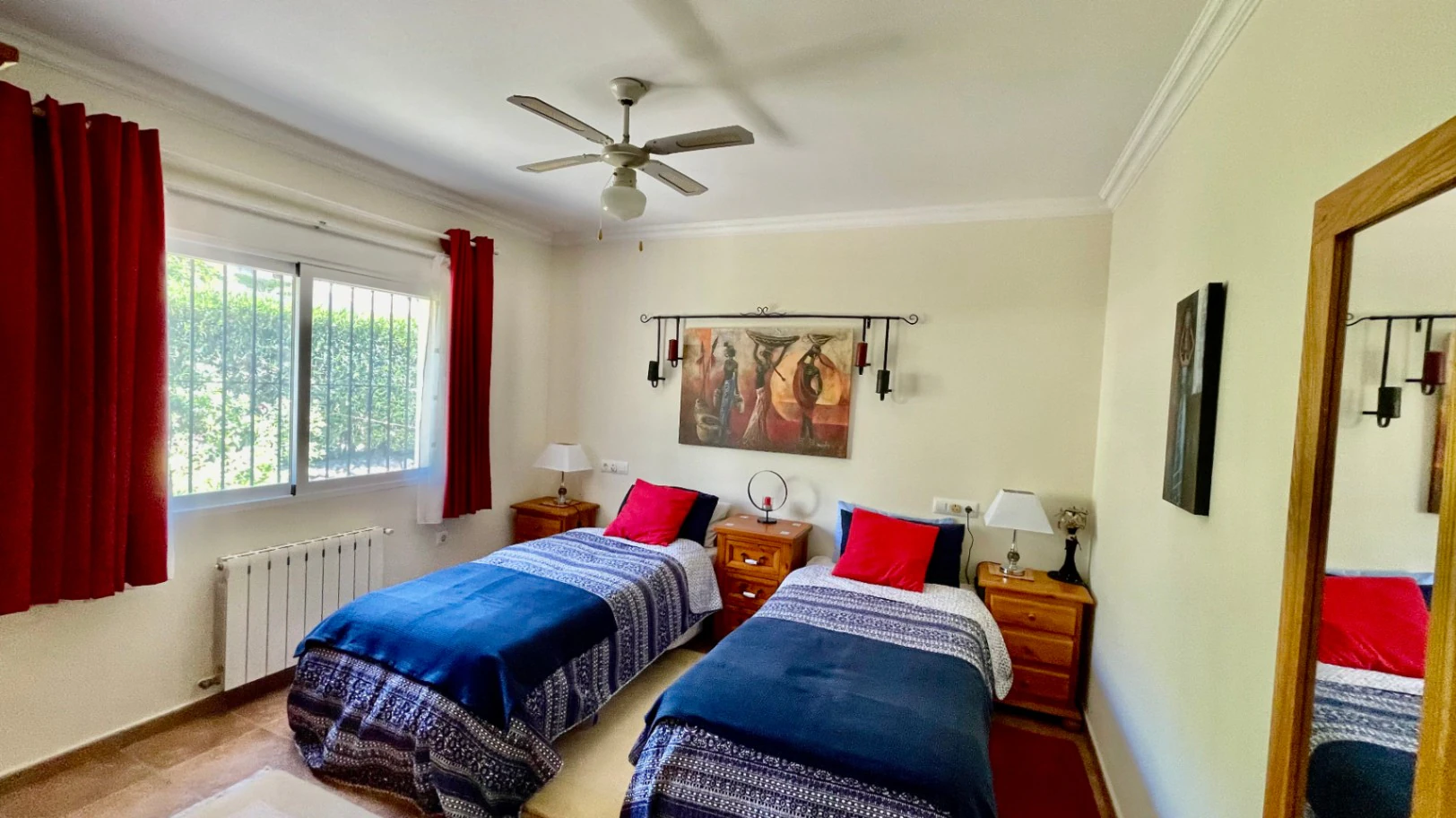Villa en venta en Alcalalí: Ubicación privilegiada, espaciosa de una sola planta.
