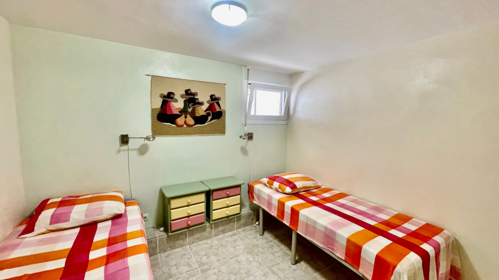 Villa en venta en Jalón: Orientada al sur, apartamento independiente para invitados.