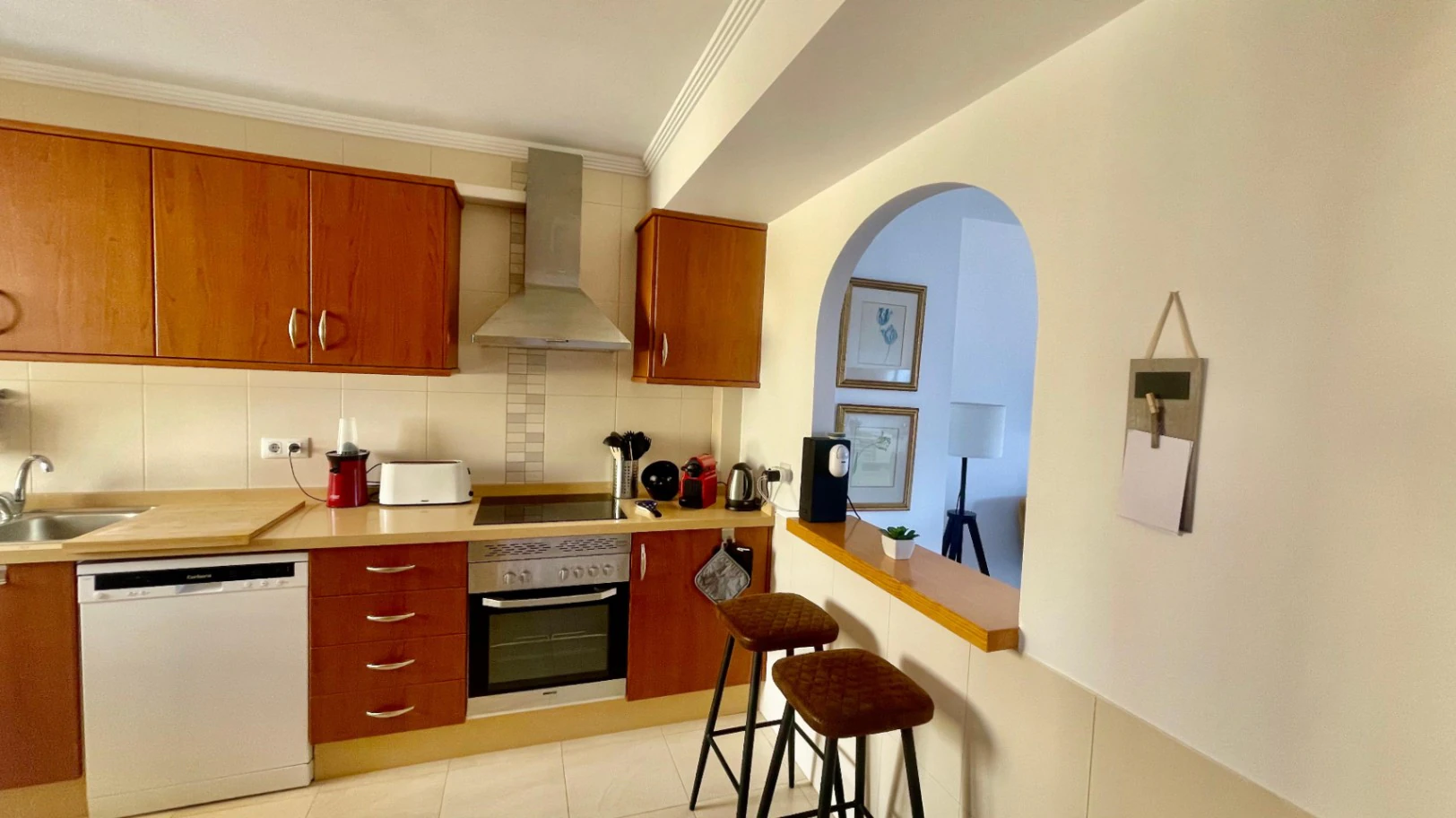 Casa adosada moderna en venta en Jalón: lujosa y elegante.