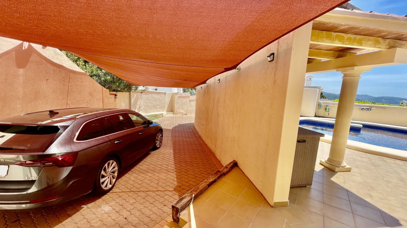 Villa for sale in Jalon: Luxurious, energy-efficient