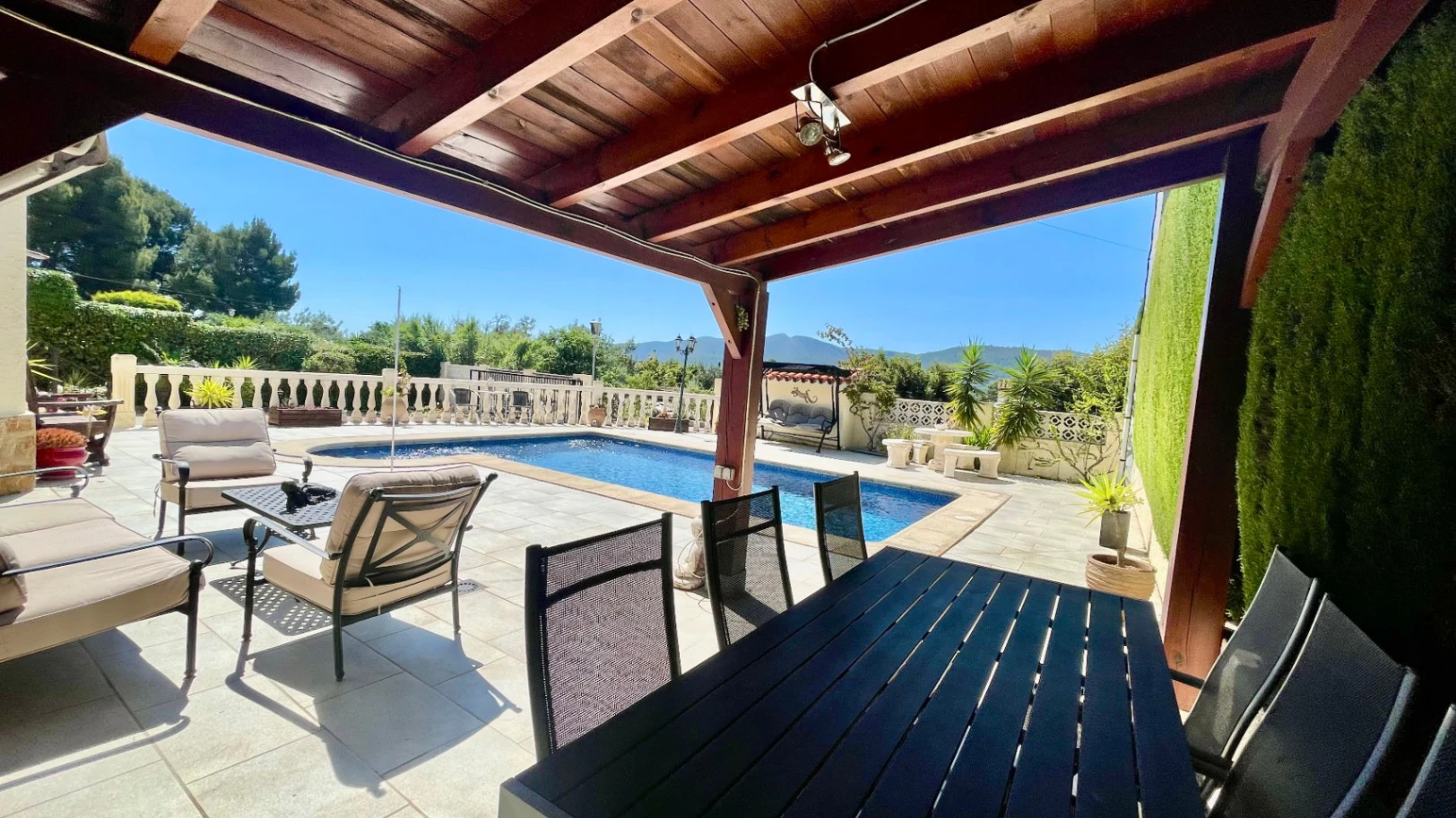 Villa en venta en Alcalalí: Ubicación privilegiada, espaciosa de una sola planta.