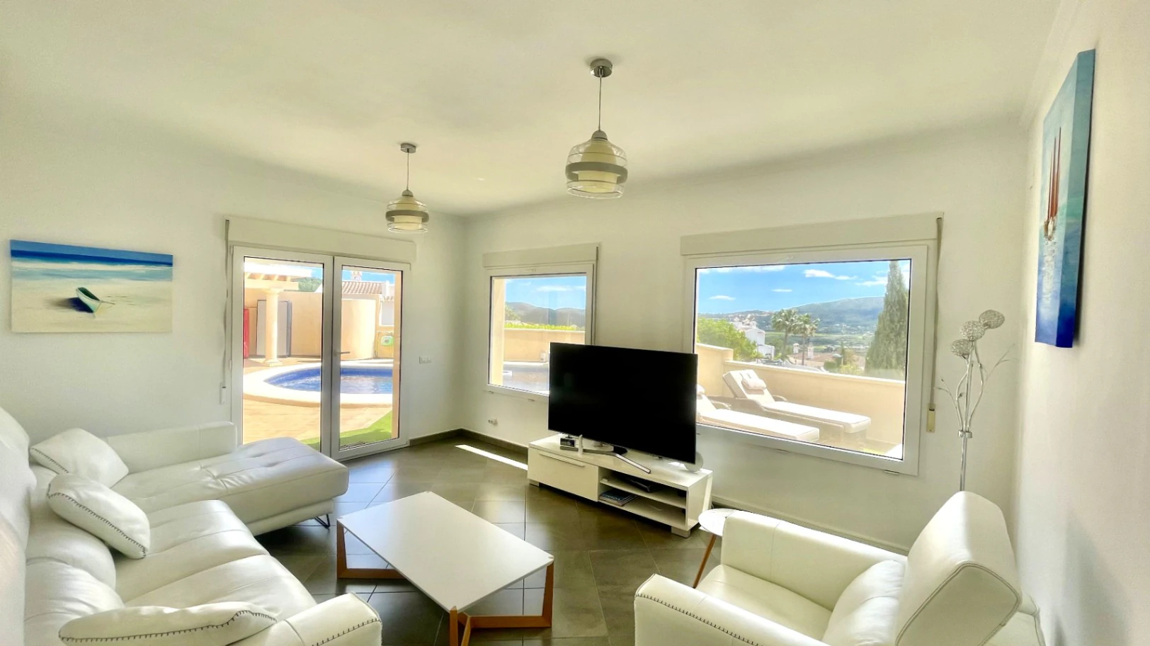 Villa for sale in Jalon: Luxurious, energy-efficient