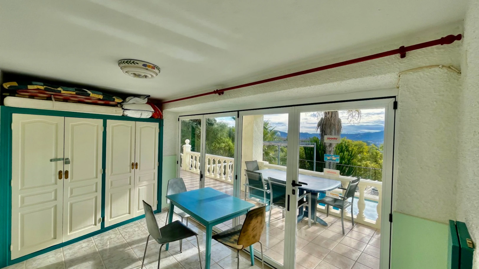 Villa en venta en Jalón: Orientada al sur, apartamento independiente para invitados.