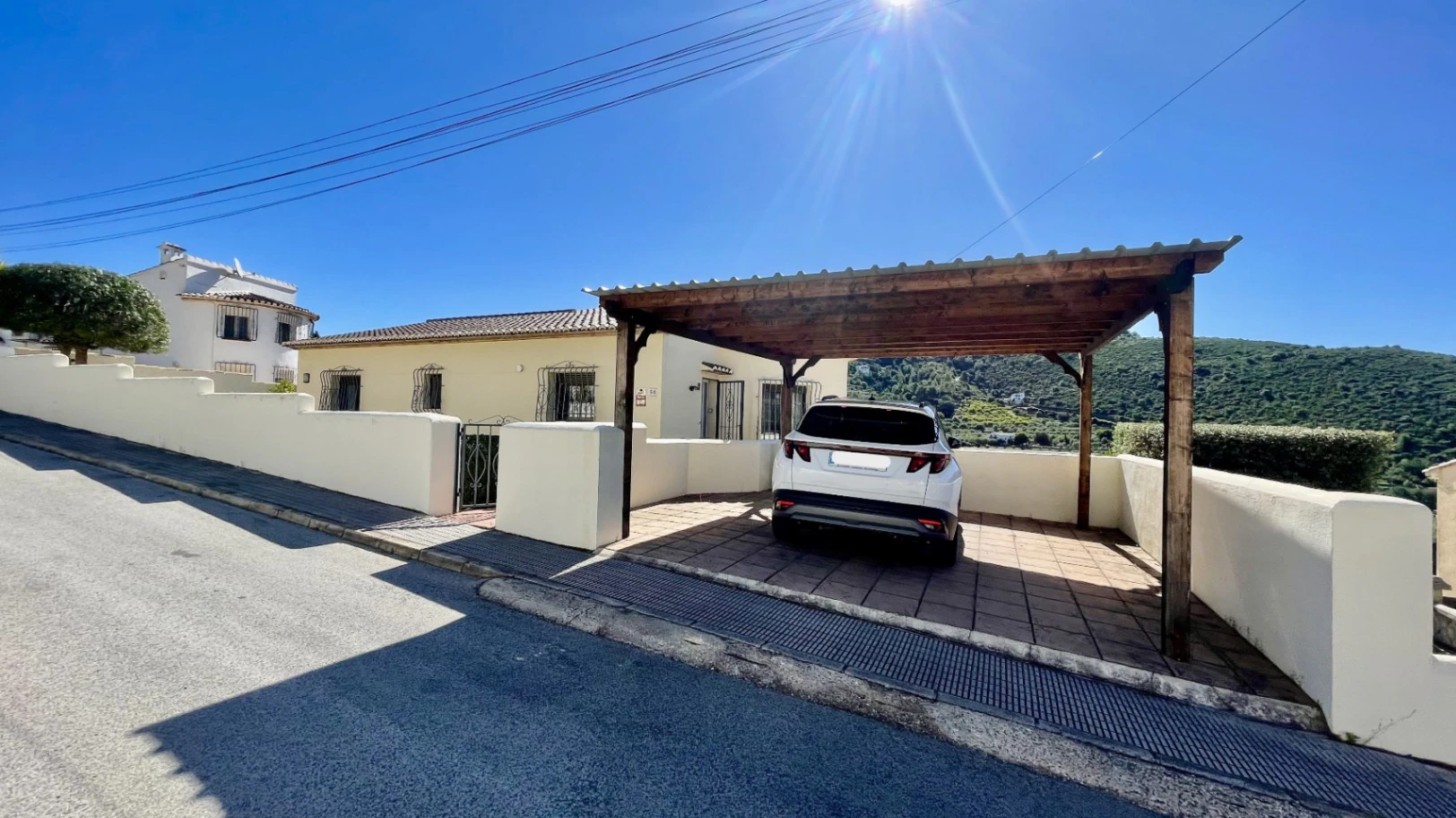 Villa for sale in Alcalali: Modern, with stunning views