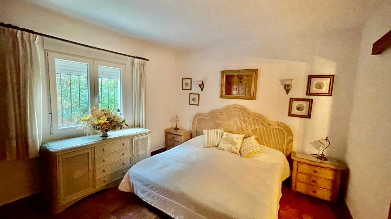 Fantastisch toevluchtsoord in finca-stijl – twee afzonderlijke woningen met twee zwembaden op een privéterrein van 2.032 m².